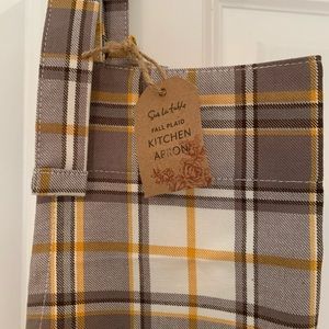 Plaid Sur la Table Kitchen Apron. New with tags